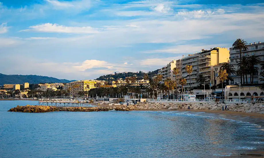 Service de limousine avec chauffeur privé à Cannes (06400)