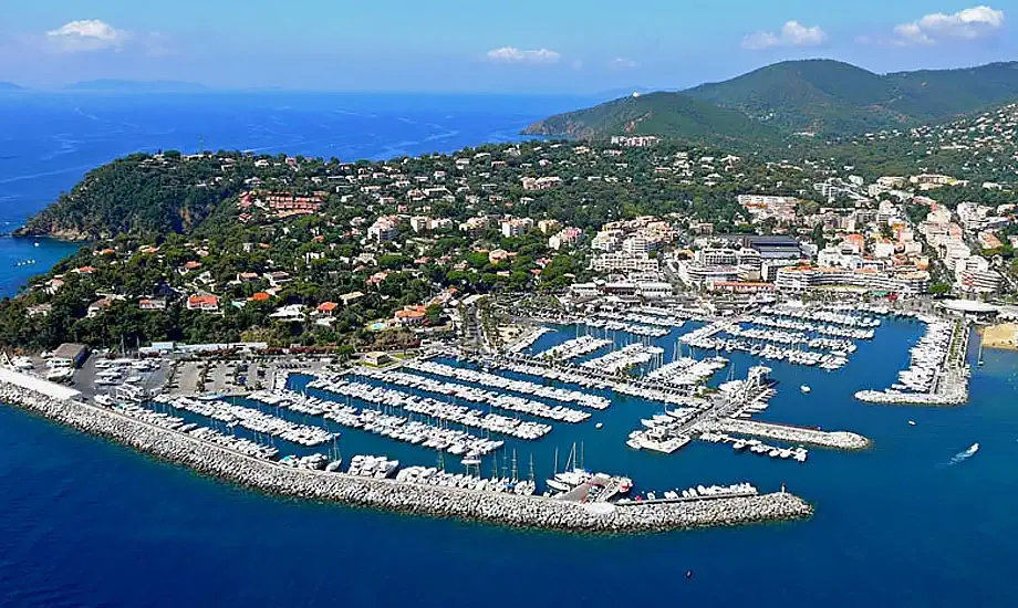 Service de limousine avec chauffeur privé à Cavalaire-sur-Mer (83240)
