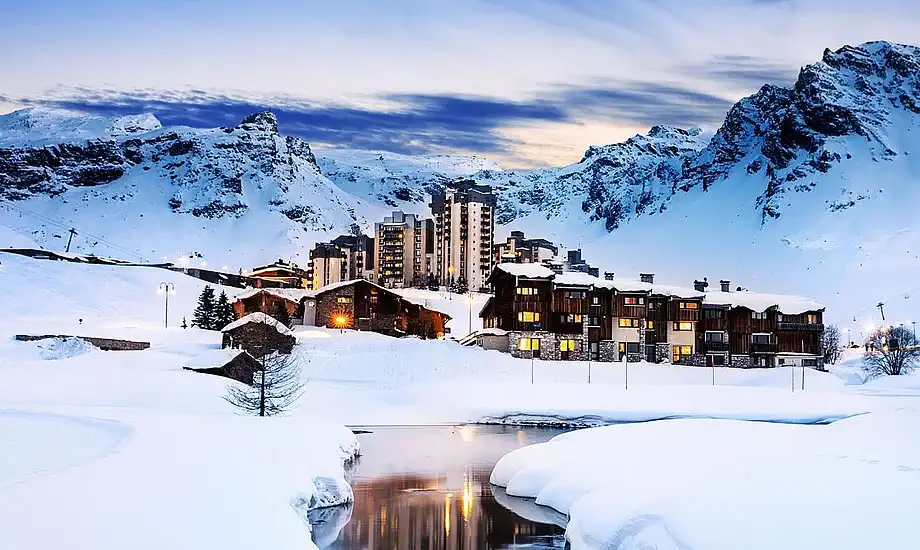 Service de limousine avec chauffeur privé à Tignes (73320)