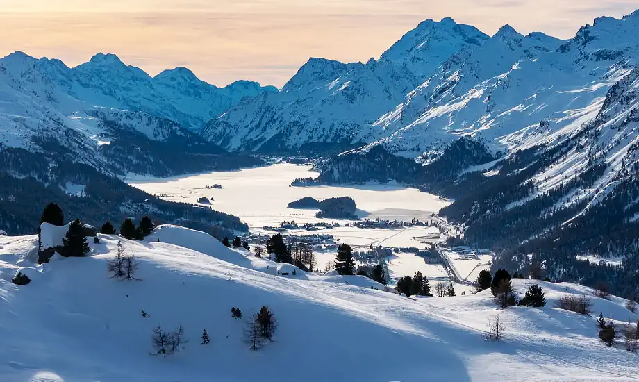 Service de limousine avec chauffeur privé en Engadine